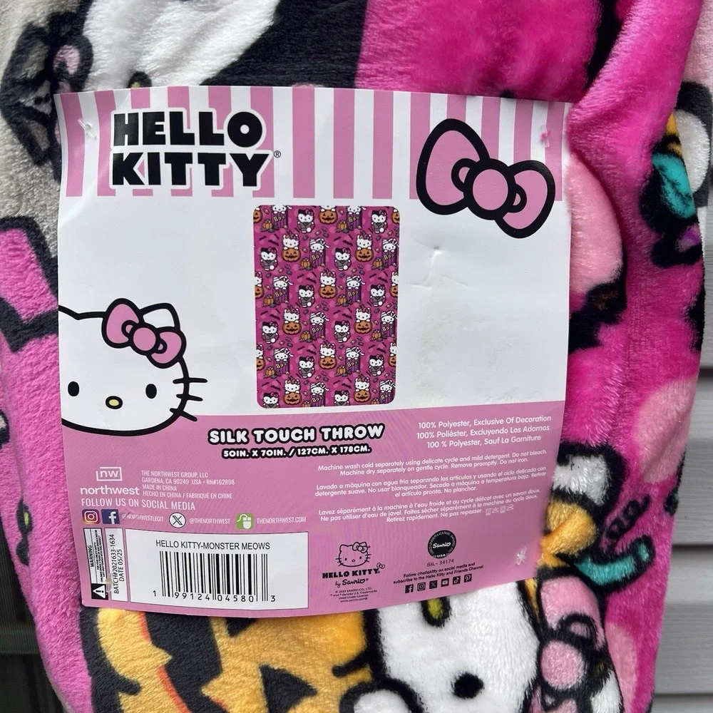 Hello Kitty Halloween Hot Pink Monster Meows Silk Plush Throw Blanket 50 X 70 🎃